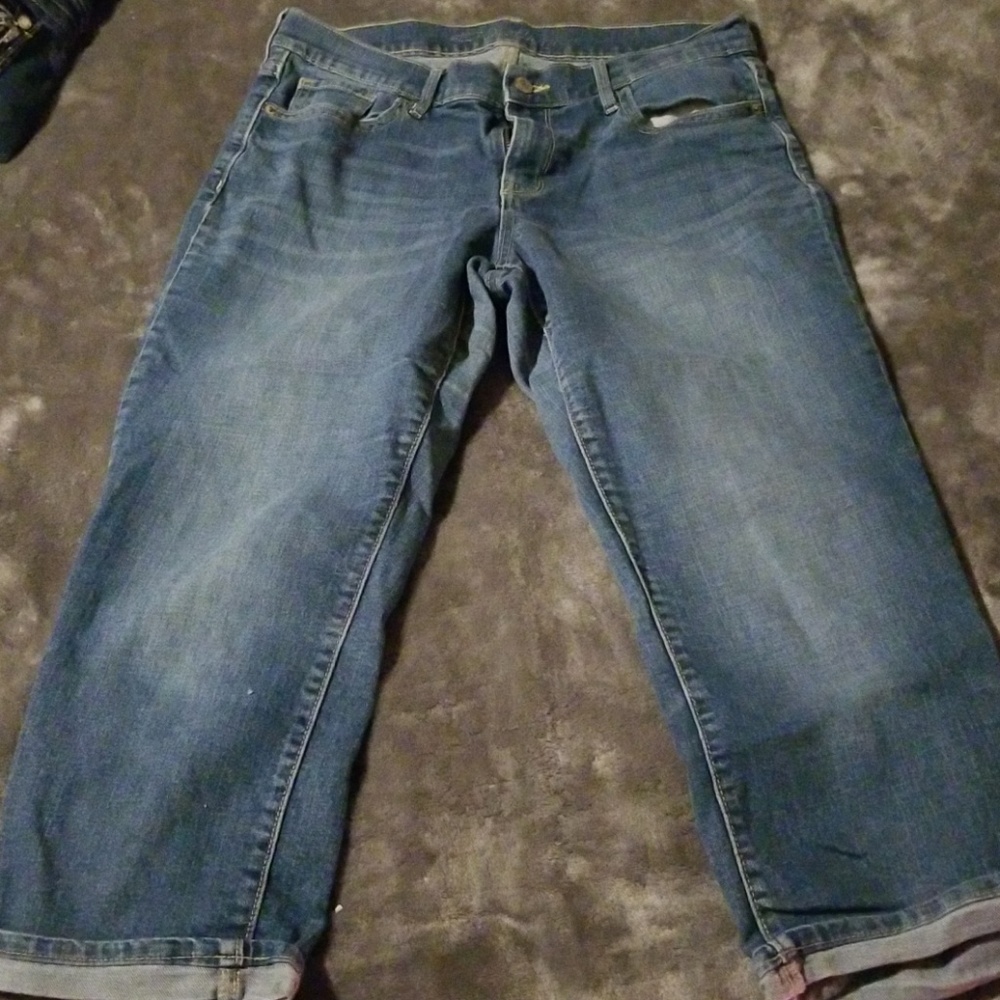 EUC OLD NAVY CAPRIS